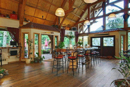 Owl Street Lodge, Hope, Canada