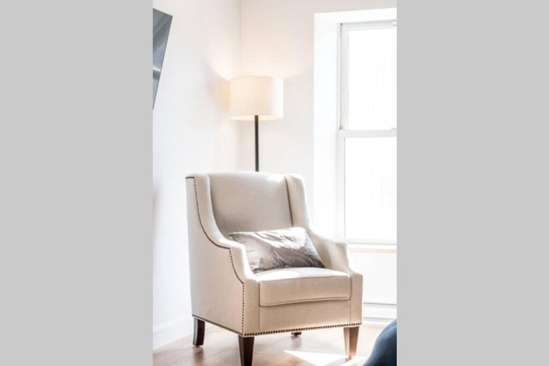 INITIAL - SUITE LUMIÈRE - Centre-Ville de Québec, Quebec City, Canada