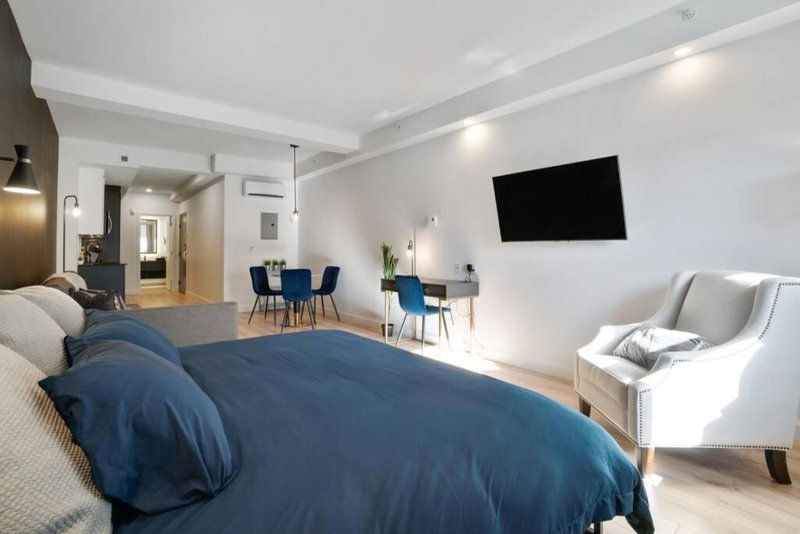 INITIAL - SUITE LUMIÈRE - Centre-Ville de Québec, Quebec City, Canada