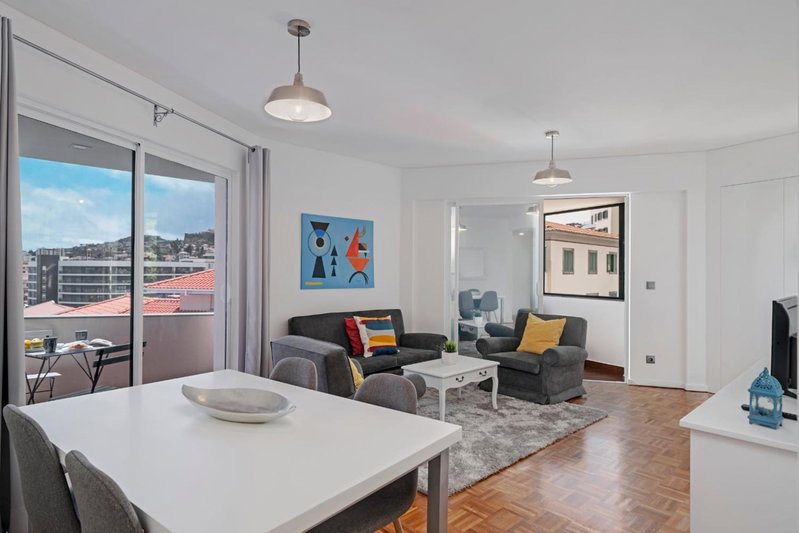 Luxury View Apartment Funchal CENTRAL Families FREE PARKING, Funchal, Portugal
