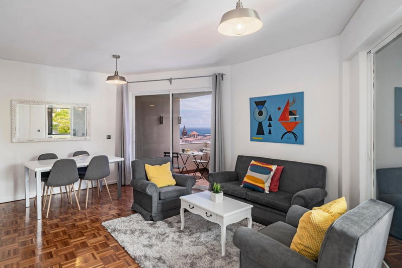 Luxury View Apartment Funchal CENTRAL Families FREE PARKING, Funchal, Portugal