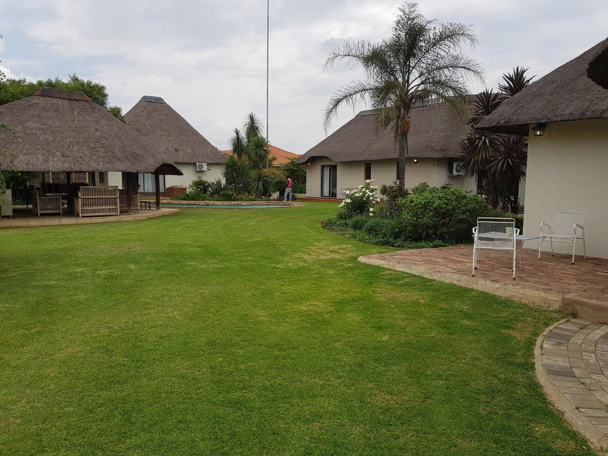 12 On Vaal Drive Guest Lodge, South Africa