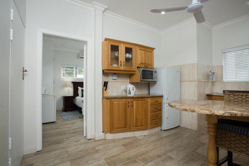 Ocean Hideaway Bed and Breakfast, Amanzimtoti, South Africa