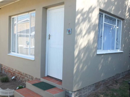 Heron Place sunny self-catering garden flatlet, Port Alfred, South Africa