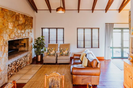 Blue Crane Farm Lodge, Botrivier, South Africa