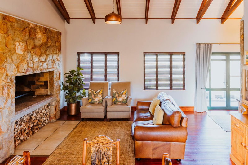 Blue Crane Farm Lodge, Botrivier, South Africa