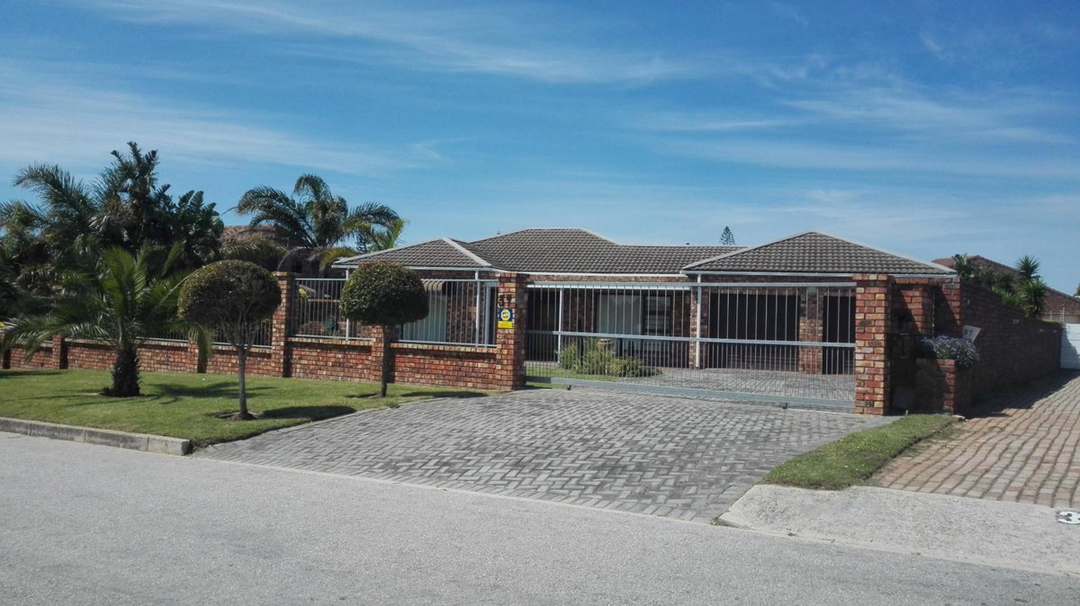 Hotel · Humewood Home Stay, Port Elizabeth