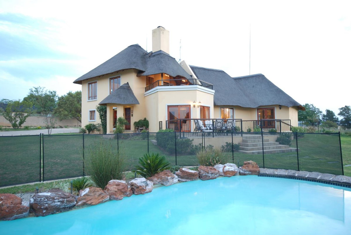Hotel · Hoopoe Haven Guest House, Chartwell