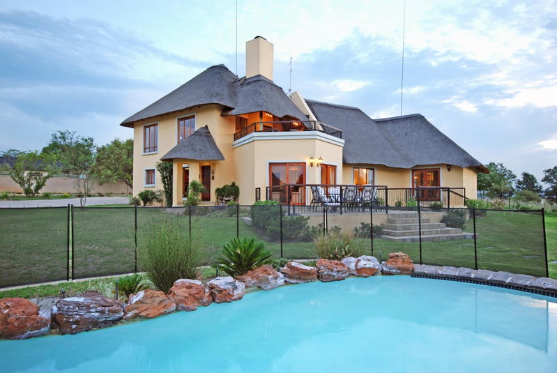 Hoopoe Haven Guest House, Chartwell, South Africa