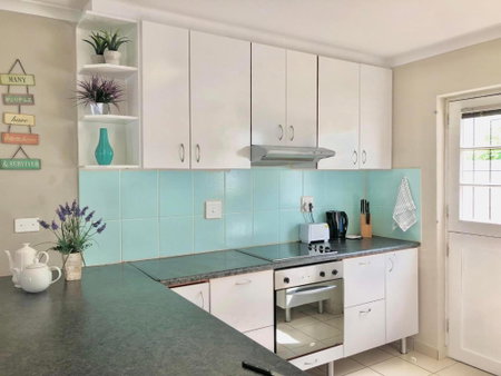 Bay Breeze Guesthouse Selfcatering, Gordonʼs Bay, South Africa