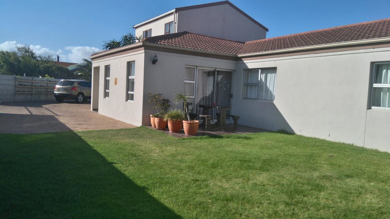Bay Breeze Guesthouse Selfcatering, Gordonʼs Bay, South Africa
