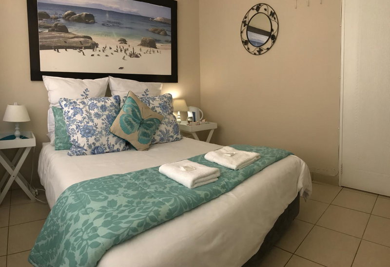 Bay Breeze Guesthouse Selfcatering, Gordonʼs Bay, South Africa
