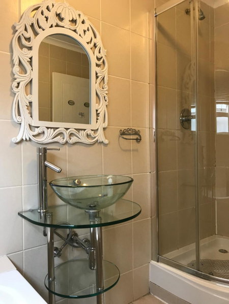 Bay Breeze Guesthouse Selfcatering, Gordonʼs Bay, South Africa