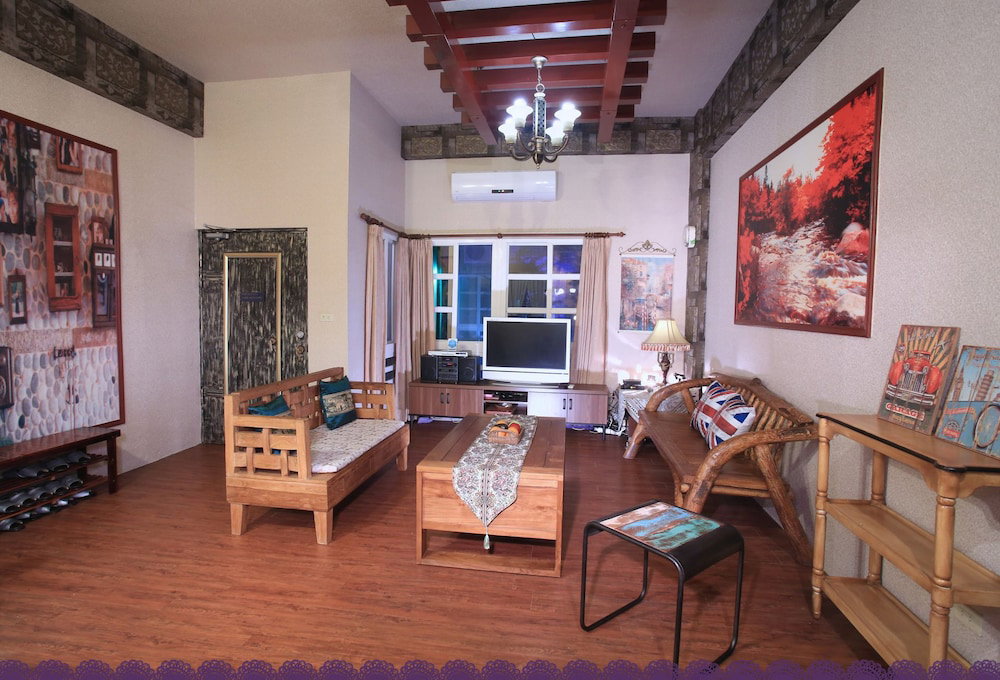 Hotel · E E Home, Wujie