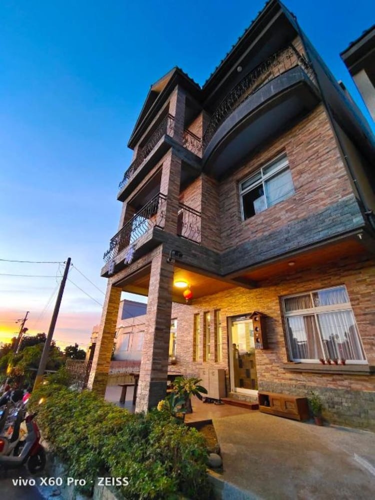 Lunar Mare inn, Taiwan