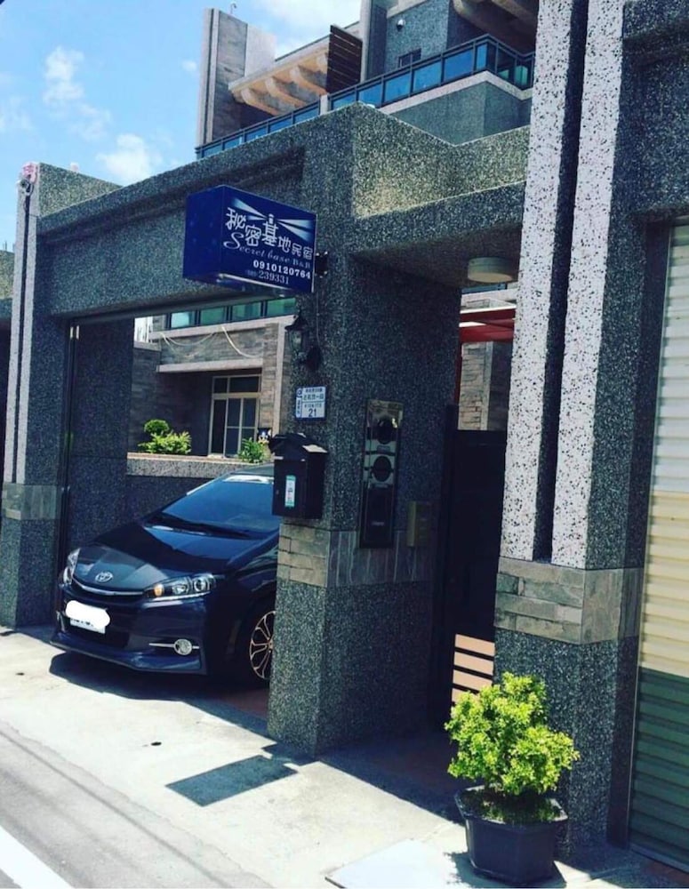 Secret base B&B, Taïwan