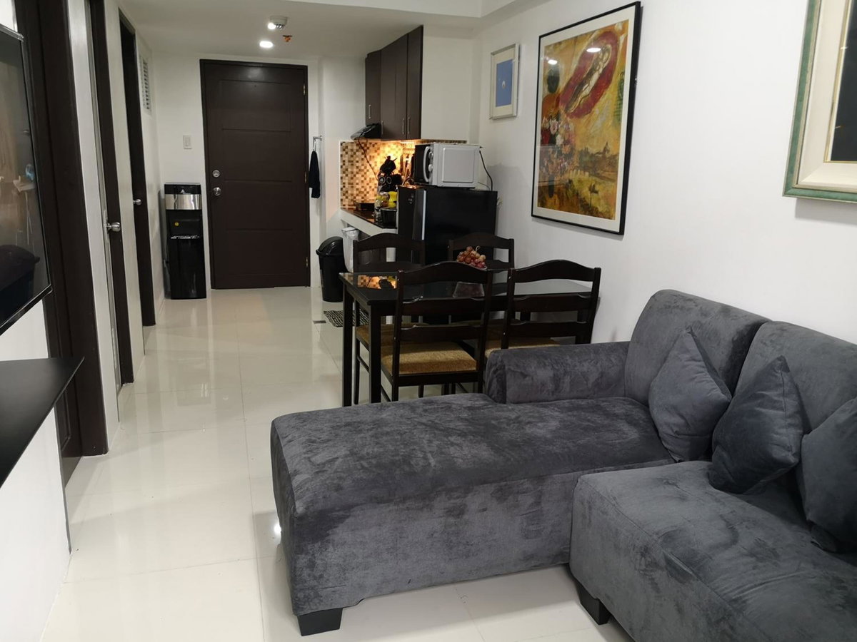 Hotel · Burnham Hill Condominium by KF, Baguio
