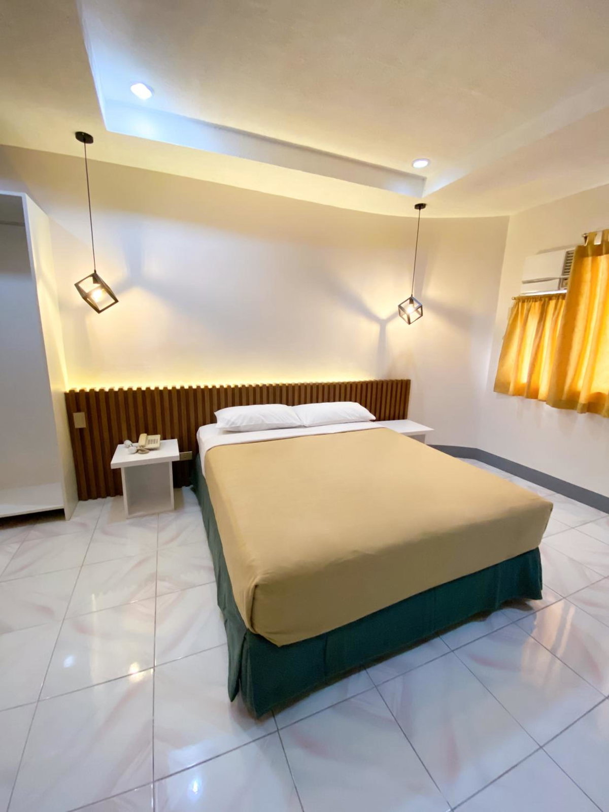 Ariano's Inn, Philippines