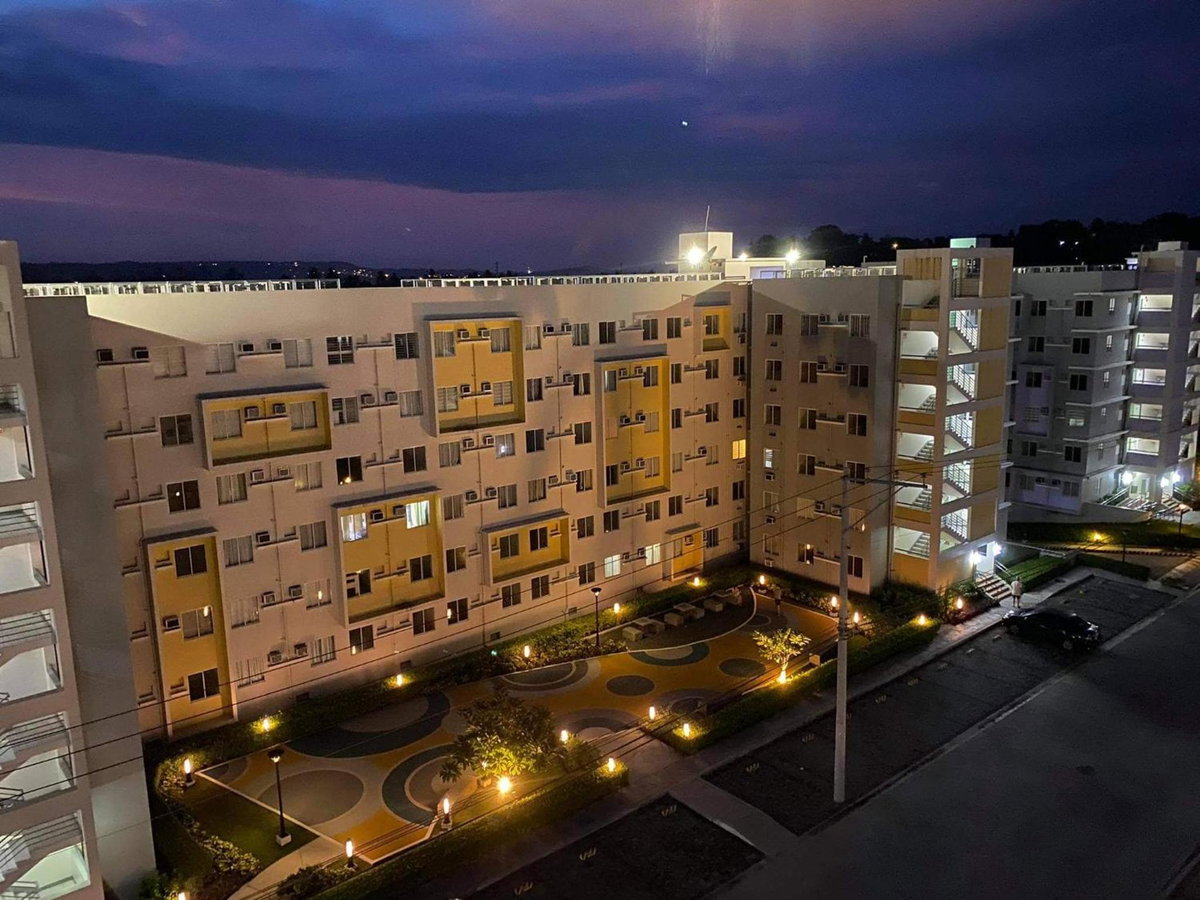 Entire 2br Condo Unit@8 Spatial Condominium, Philippines
