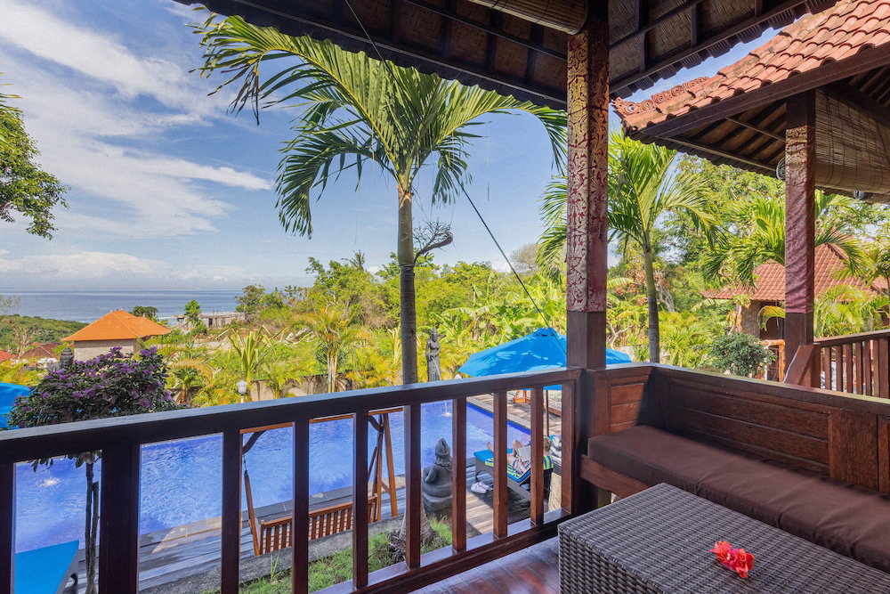 Tatak Bunut Villa Ceningan, Indonesia