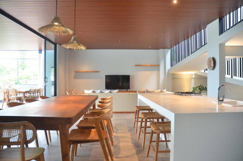 Green Hill Mountain City View Villa 8 Bedrooms With a Private Heated Swimming Pool and a Karaoke Room, Bengkok, Indonesia