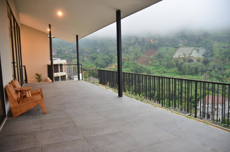 Green Hill Mountain City View Villa 8 Bedrooms With a Private Heated Swimming Pool and a Karaoke Room, Bengkok, Indonesia