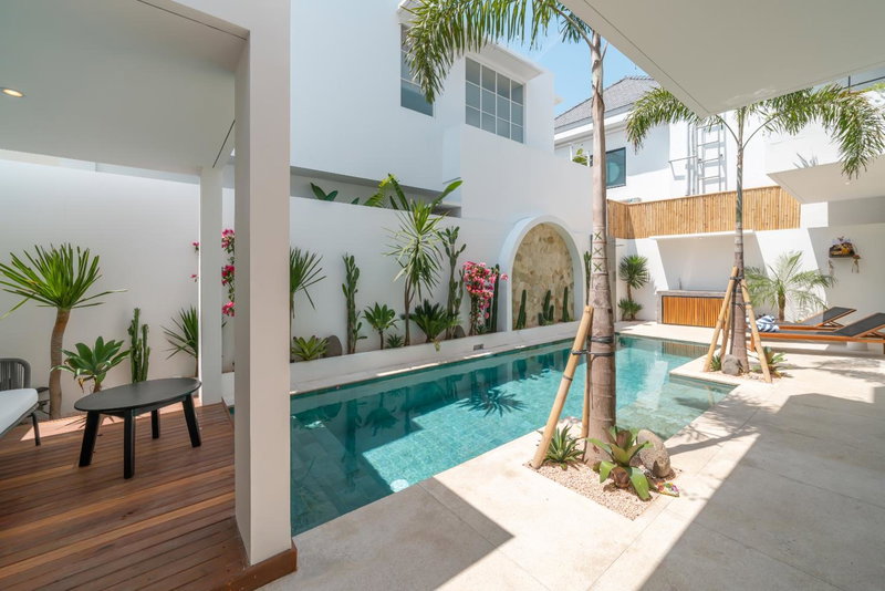 Casa Embra - Charming 4BR Villa in Berawa, 5 mins to Beach!, Canggu, Indonesia