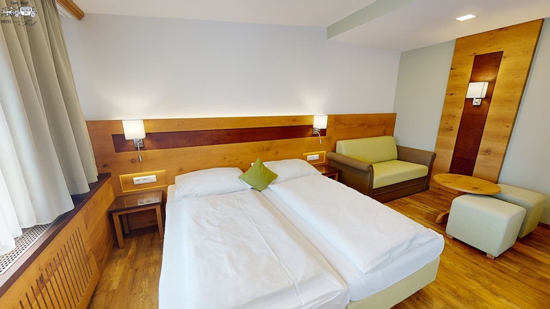 Hotel zur Post, Sankt Valentin, Austria