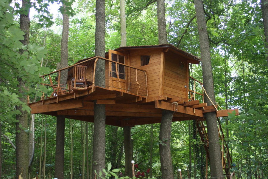 Treehouse v Brdech, Bohutín, Czechia