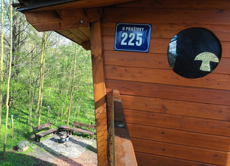 Treehouse v Brdech, Bohutín, Czechia