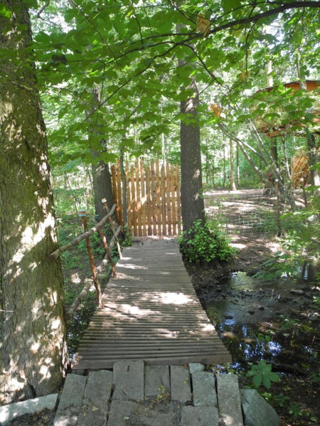 Treehouse v Brdech, Bohutín, Czechia