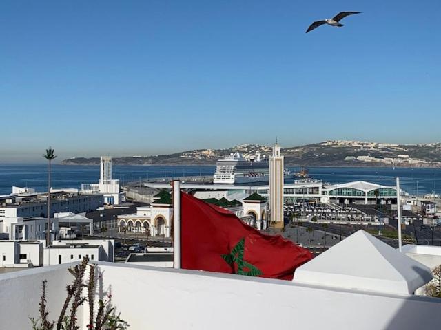 Tanger *Maison avec terrasse et vue sur la mer *, Tangier, Morocco