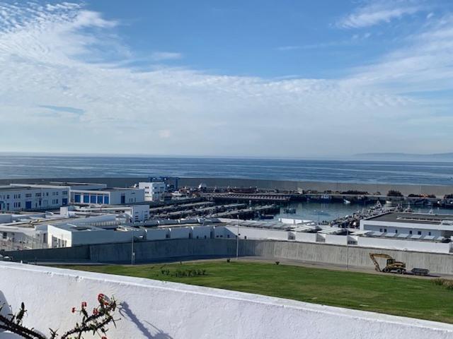 Tanger *Maison avec terrasse et vue sur la mer *, Tangier, Morocco