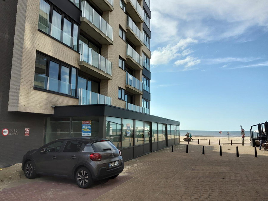 Koksijde Zeedijk La Digue 101 appartement - frontaal zeezicht - adult only, Koksijde, Belgium