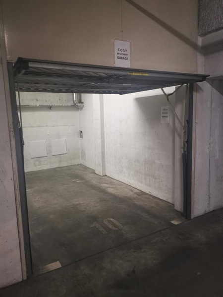 Cosy apartment - Zagreb Downtown with own parking spot in the garage, Zagreb, Croatia