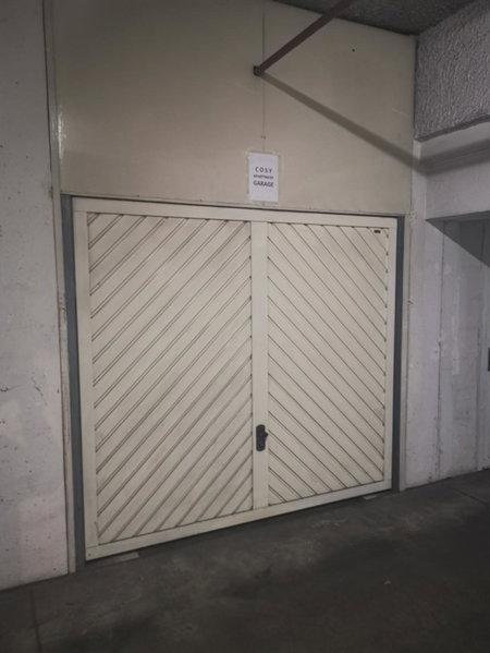 Cosy apartment - Zagreb Downtown with own parking spot in the garage, Zagreb, Croatia