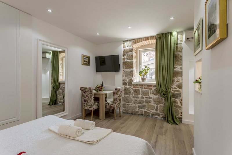Split Center Apartments, few min walk from old palace, Split, Croatia