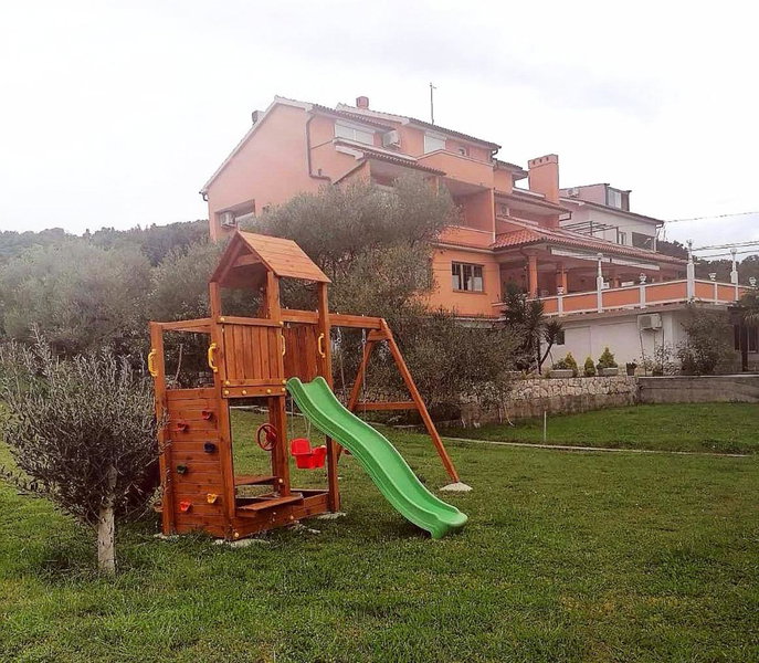 Apartments Melita, Supetarska Draga, Croatia