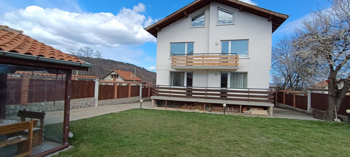 Къща за гости Релакс-Рaдуил, Bulgaria