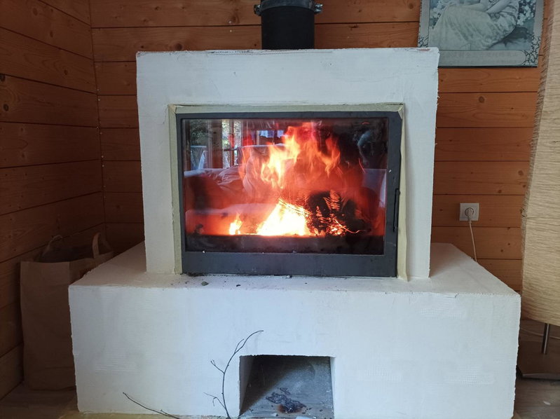 Szentendrei sziget, modern faház, télen is, Szigetmonostor, Hungary
