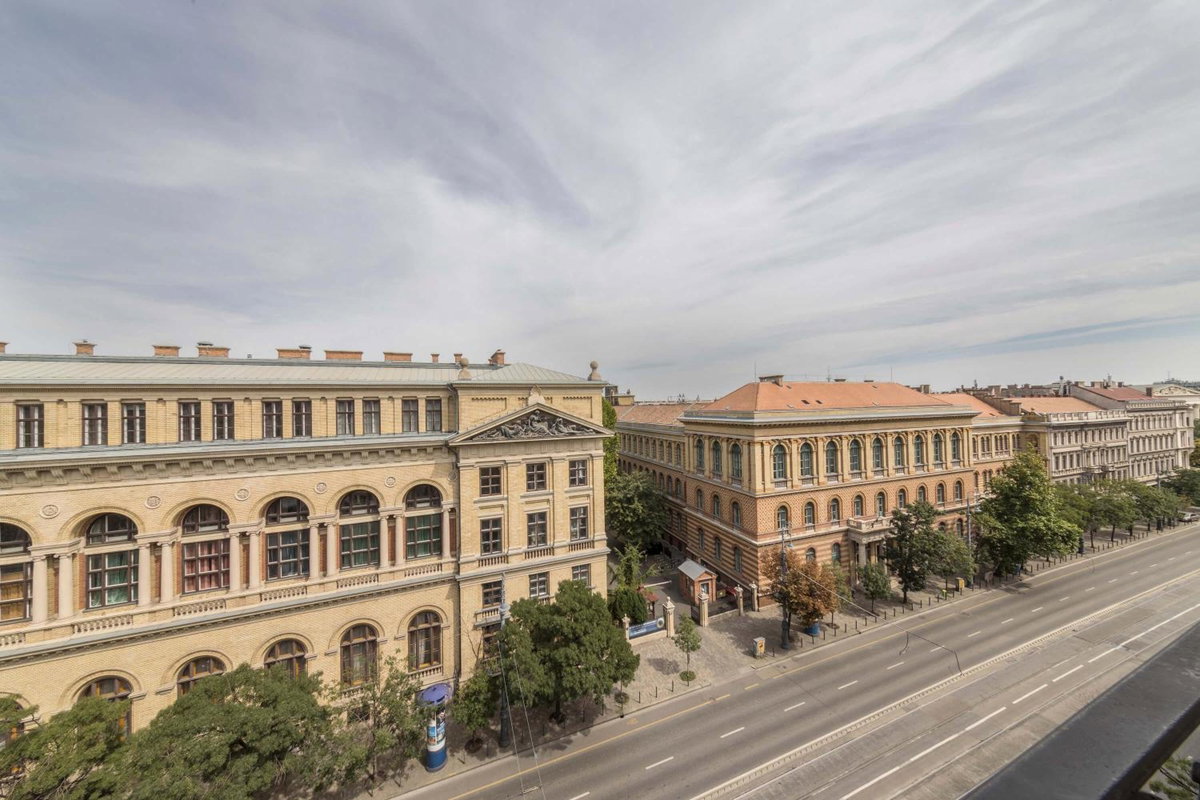 Hotel · Astoria Balcony Apartment, Budapest