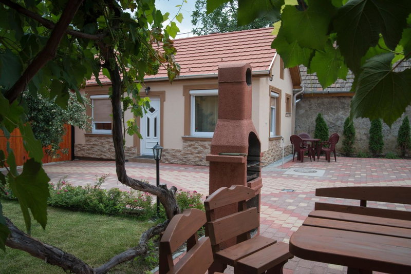 Harmónia Belvárosi Apartmanok, Eger, Hungary