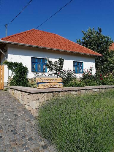 Csendülő Vendégház, Hungary