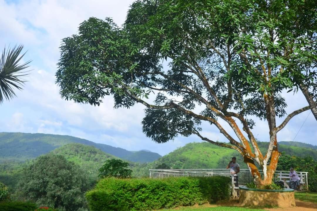Hotel · Wijaya Holiday Resort, Kiriella