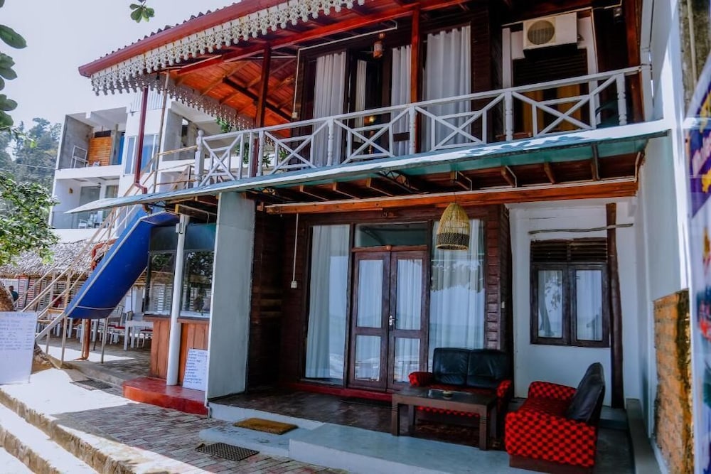 Coral Beach Hotel, Sri Lanka