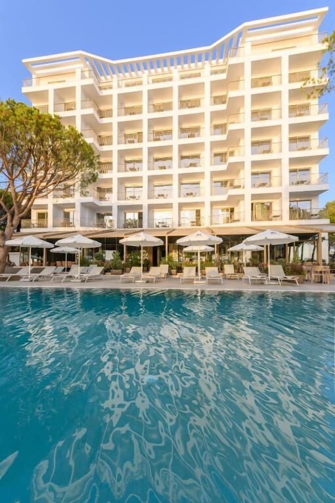 Hotel · Fllad Resort & Spa, Golem