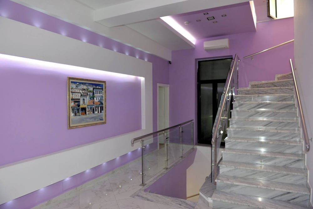 White City Hotel & Restaurant, Албания