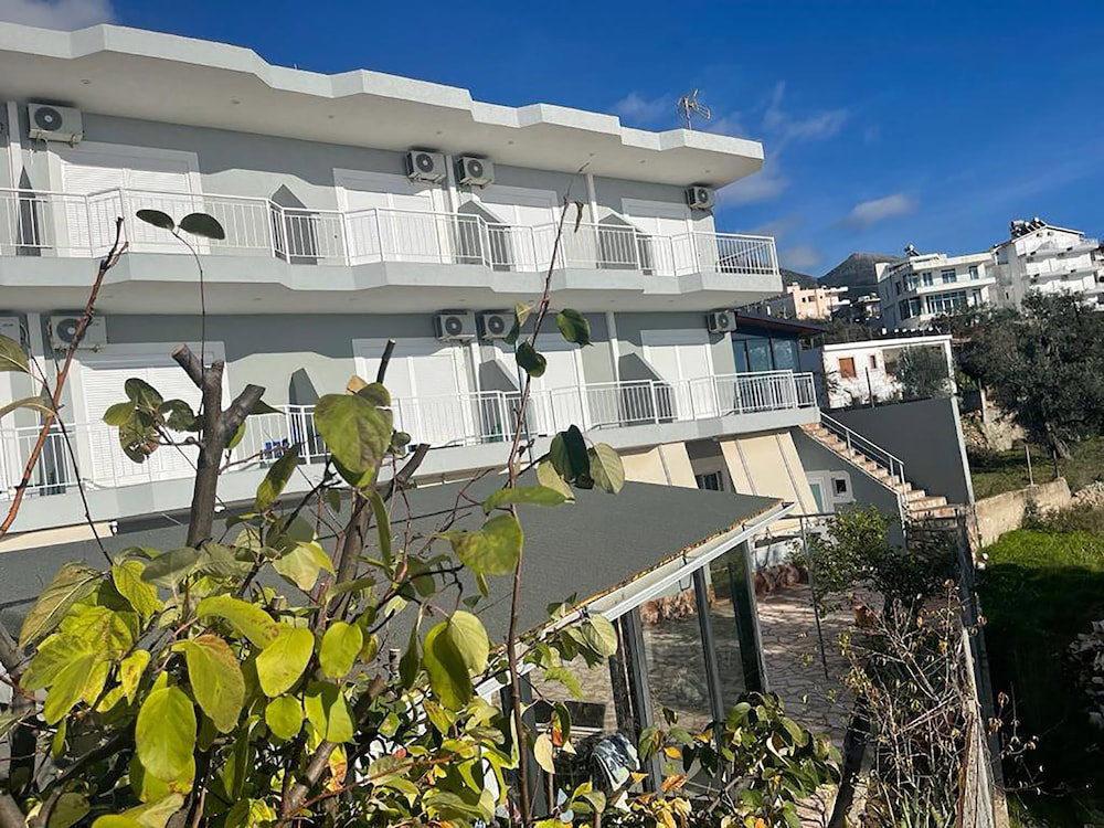 La Maroja View Hotel, Албания