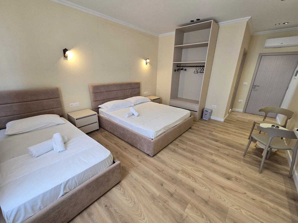 Okej Hotel, Albania