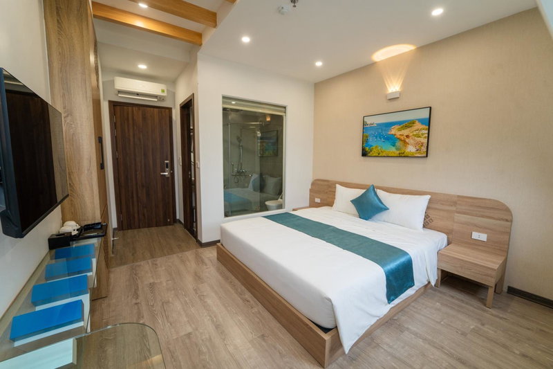 Mira Ha Long Hotel, Ha Long, Vietnam